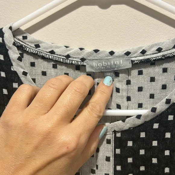 Top - Picture 2 of 3